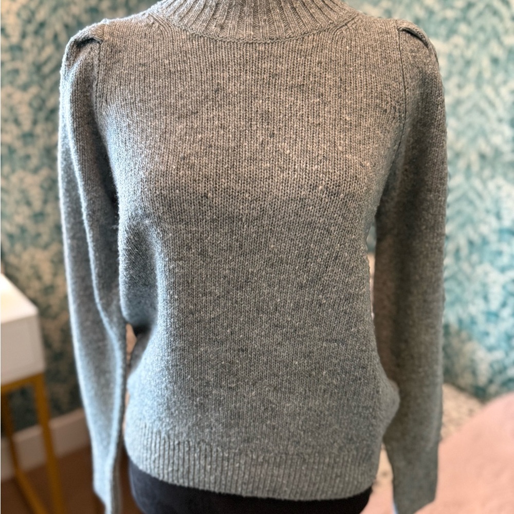 Faherty Gray Sweater with Ribbed Detailing